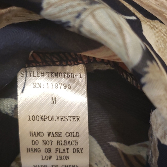 Beautiful Top - Picture 3 of 16